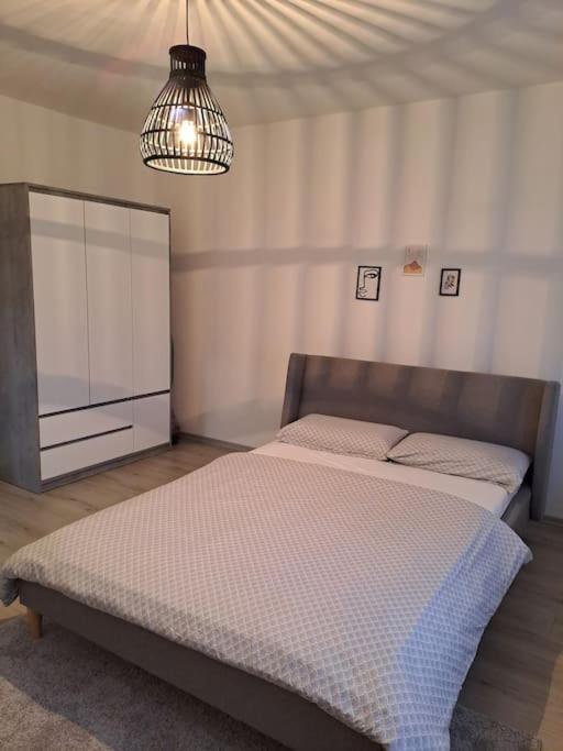 Ferienwohnung Enjoy Traveling Tuzla Exterior foto