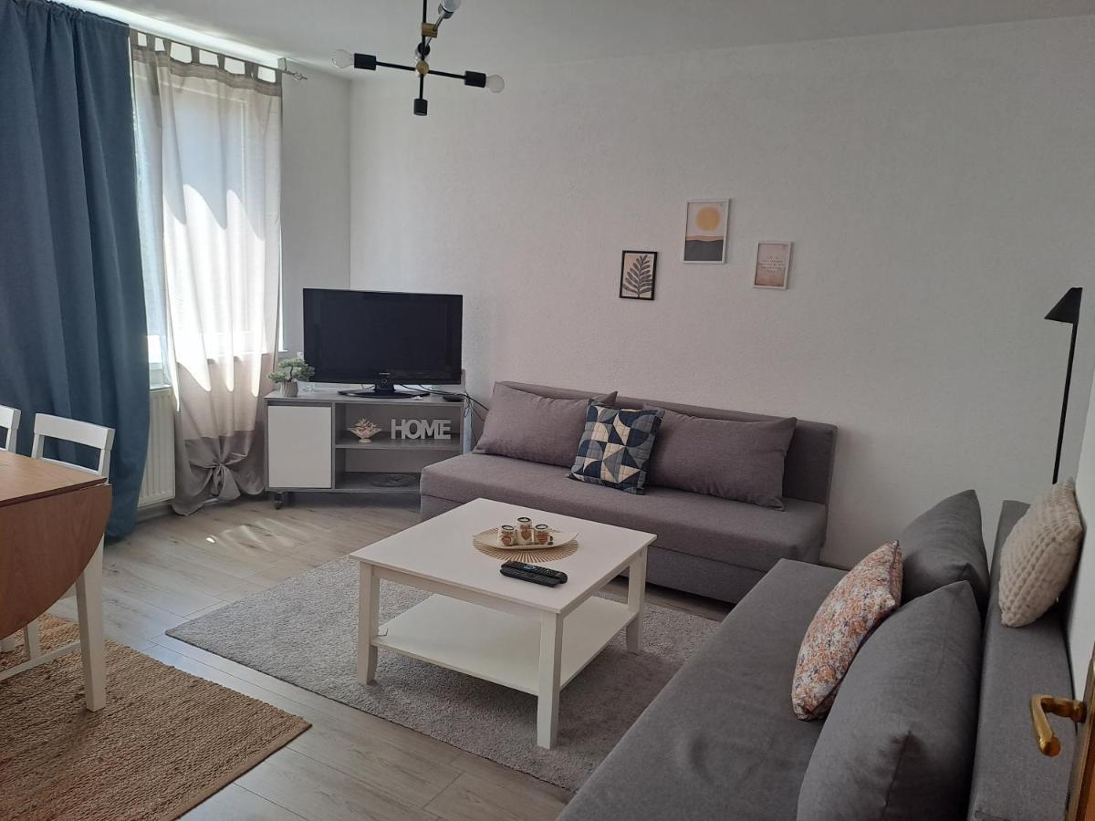 Ferienwohnung Enjoy Traveling Tuzla Exterior foto