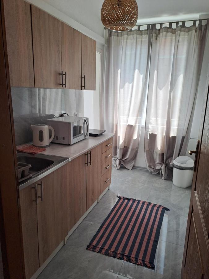 Ferienwohnung Enjoy Traveling Tuzla Exterior foto
