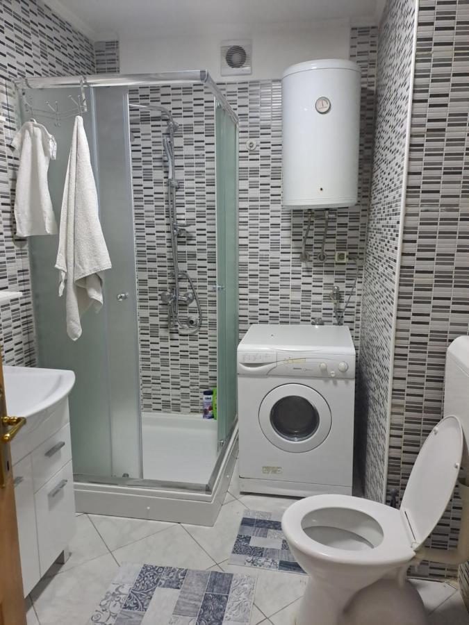 Ferienwohnung Enjoy Traveling Tuzla Exterior foto