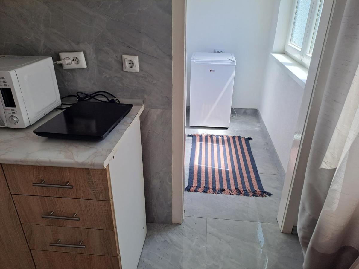 Ferienwohnung Enjoy Traveling Tuzla Exterior foto