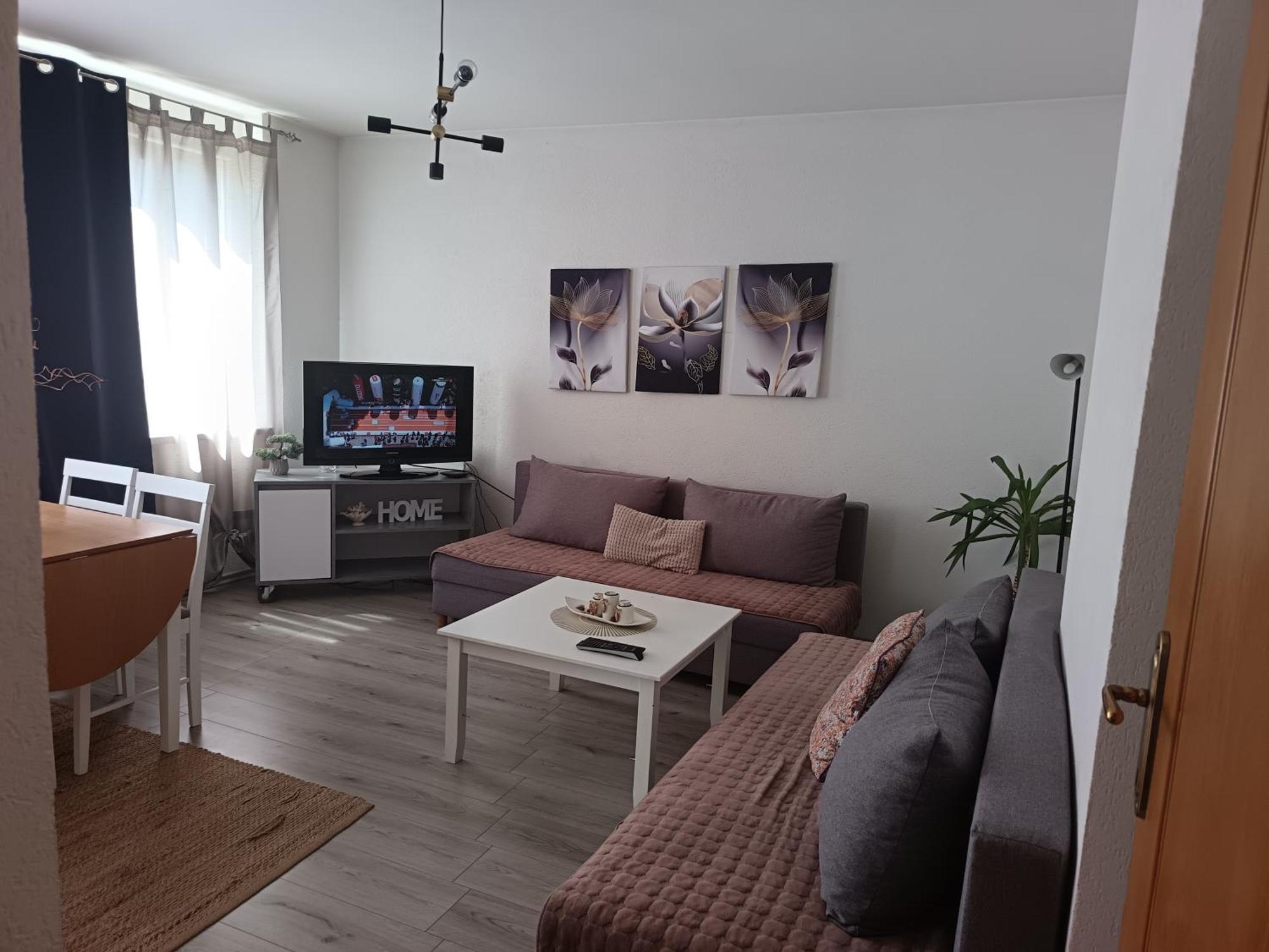 Ferienwohnung Enjoy Traveling Tuzla Exterior foto